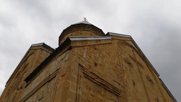Kościół Matki Bożej Twierdzy Ananuri Gruzja — Wideo stockowe
