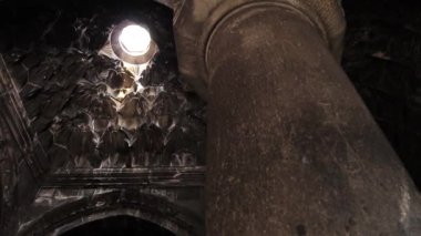 Ermenistan 'daki Geghard Manastırı.
