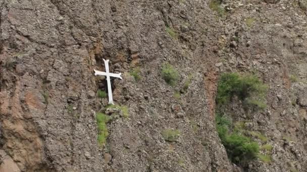 アルメニアのゲガード修道院にあるアルメニアの十字石 — ストック動画