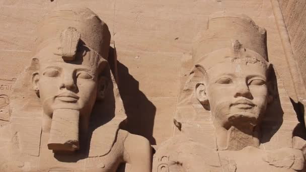 Four Colossal Statues Ramesses Guard Entrance His Famous Rock Cut — Stock Video