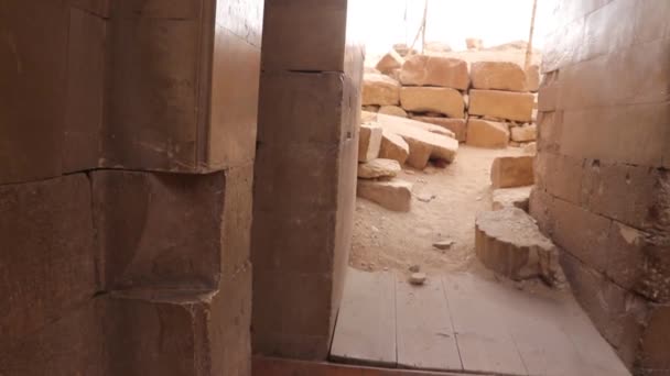 Mısır Saqqara Kentindeki Djoser Adımlı Piramitte Restorasyon Çalışmaları — Stok video
