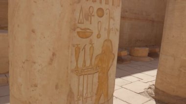 Kraliçe Hatshepsut 'un Tapınağı, Eski Mısır' ın bir morg tapınağı..  