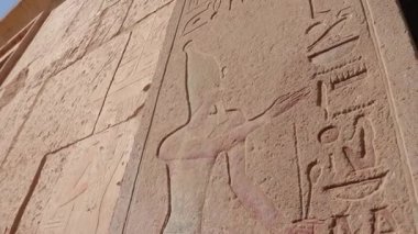 Kraliçe Hatshepsut 'un Tapınağı, Eski Mısır' ın bir morg tapınağı..  