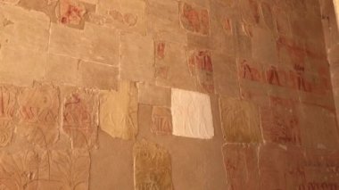 Mısır 'daki Hatshepsut morg tapınağından yardım.