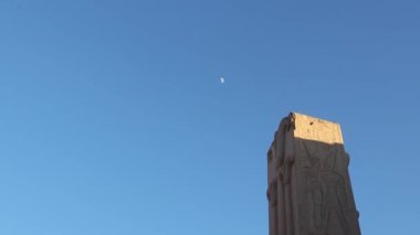 Hatshepsuts Mısır 'daki Karnak Tapınağı' nda dikilitaş duruyor.