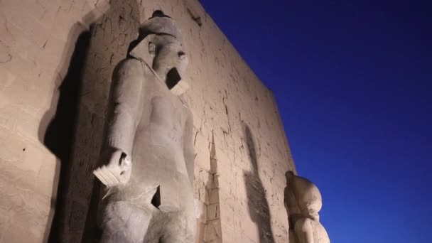 Statyn Ramses Luxor Temple Egypten — Stockvideo