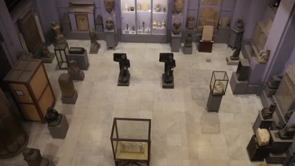 埃及博物馆中的古埃及雕像 — 图库视频影像