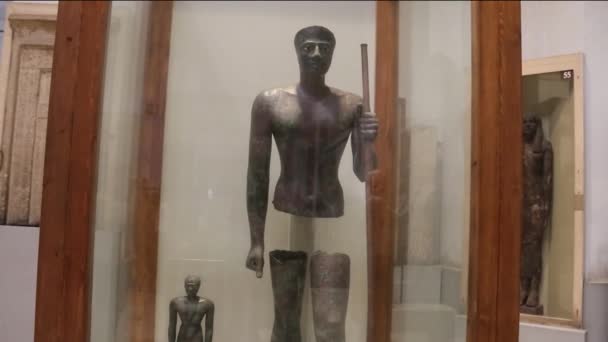 Dos Estatuas Del Faraón Pepi Museo Egipcio Cairo — Vídeo de stock