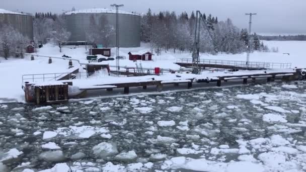 라플란드의 보스니 의얼어붙은 항해하는 — 비디오