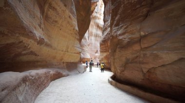 Petra 'ya, Siq' e, Ürdün 'e giden dar geçit..