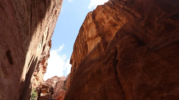 Estrecho Pasaje Que Lleva Petra Siq Jordania —  Fotos de Stock