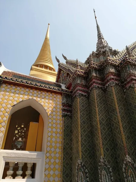 Golden Stupa Phra Siratana Chedi Wat Phra Kaew — 图库照片