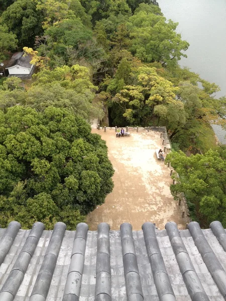 从日本广岛城堡主塔的顶部看 — 图库照片