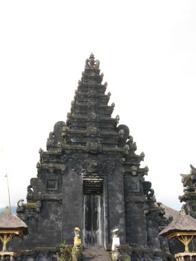 Endonezya, Besakih Tapınağı, Bali 'deki Hindu dininin en büyük ve en kutsal tapınağı..  