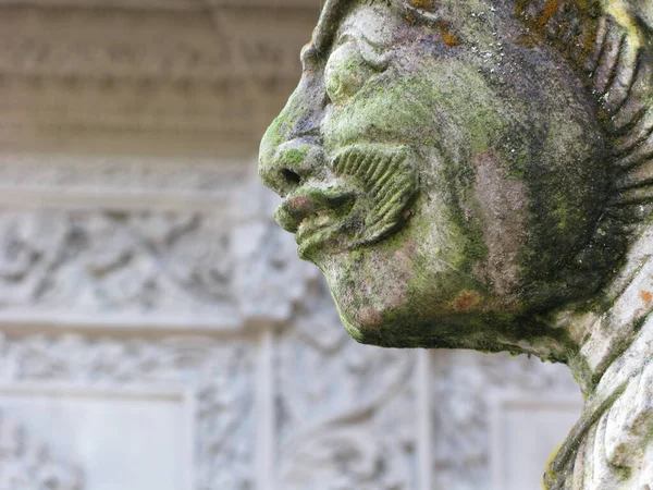 インドネシア プーラ キーンの装飾彫刻 — ストック写真