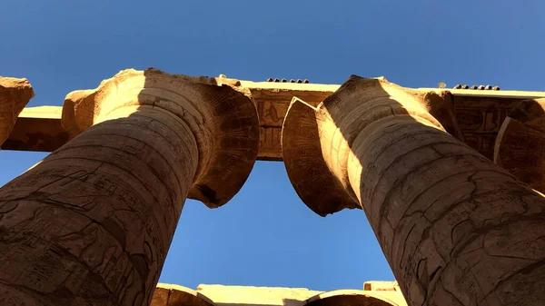 埃及卡尔纳克神殿的大低风格大厅 — 图库照片