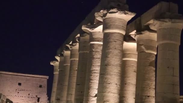 Ніч Луксорському Храмі Комплекс Давньоєгипетських Храмів — стокове відео