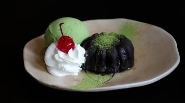 Green Tea Lav Keki, Yuutaro Restoranı.