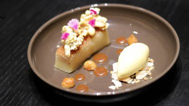 Hindistan cevizli Mochi Pastası, Tatlı, Akira Restoranı.