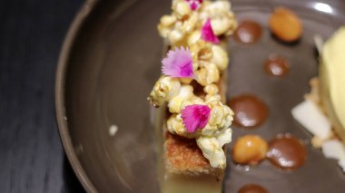 Hindistan cevizli Mochi Pastası, Tatlı, Akira Restoranı.