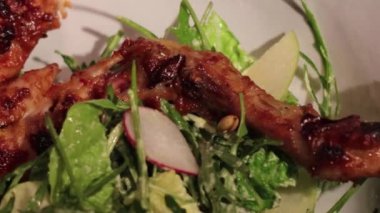 Tavuk Piri Piri, ana yemek, Le Cochon Blanc.