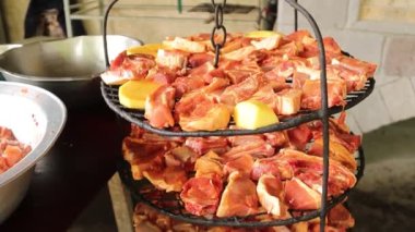 Tandoor 'da geleneksel Ermeni barbeküsü, Hurovats..