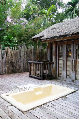 Koh Kood ya da Kood Adası, Doğu Denizi 'nin Andaman' ı olarak bilinen berrak suyu ve huzuru ile ünlüdür..