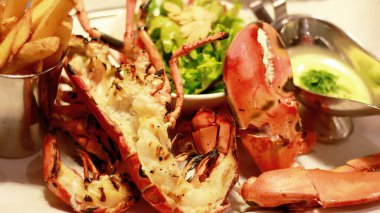 Singapur 'da Izgara Istakoz Restoranı..