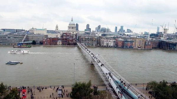Most Tisíciletí Nábřeží Temže Londýn — Stock fotografie