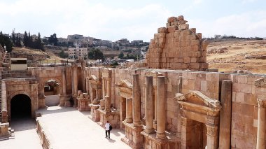 Ürdün 'ün Jerash kentindeki Güney Tiyatrosu.