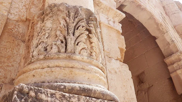 Ürdün 'ün antik kenti Jerash' ta oyma taşlar..