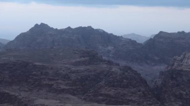Wadi Musa 'da kaya oluşumu, Petra, Ürdün.