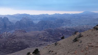 Wadi Musa 'da kaya oluşumu, Petra, Ürdün.