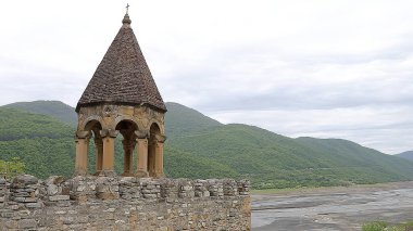 Ananuri Kalesi ve Zhinvali Barajı, Gürcistan.