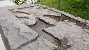 Garni Tapınağı 'nda geleneksel Ermeni haç taşı.