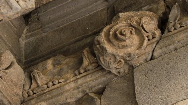 Ermenistan 'daki Garni Tapınağının tavanı.