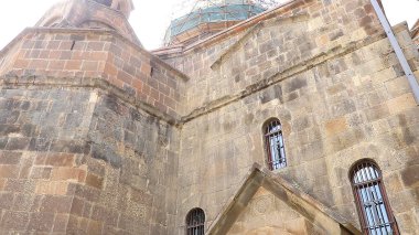 Antik Ermenistan 'da inşa edilen ilk katedral restore edilen Etchmiadzin Katedrali.