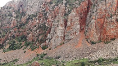 Noravank Manastırı, Ermenistan 'dan Amaghu Vadisi' nin Güzel Doğal Manzarası.