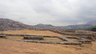 Güney Amerika, Peru 'daki Sacsayhuaman' ın İnka Harabeleri.