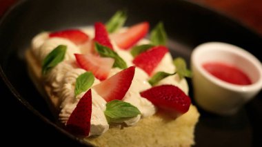 Bir La Minute Çilekli Kek, Bangkok Güzel Yemekler.