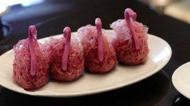 Bangkok 'ta karides ve domuz dolgulu kızarmış mor patates, Kanton mutfağı..