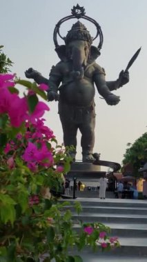 Tayland 'ın Chachoengsao bölgesindeki Ganesha heykeli birlik ruhunu simgeliyor..