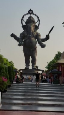 Tayland 'ın Chachoengsao bölgesindeki Ganesha heykeli birlik ruhunu simgeliyor..