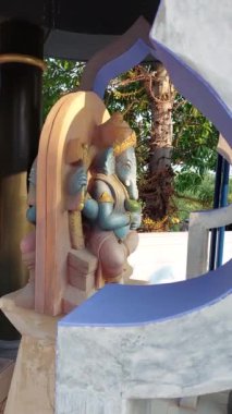 Ganesha 'nın Dindar Heykeli Cumartesi Doğdu.