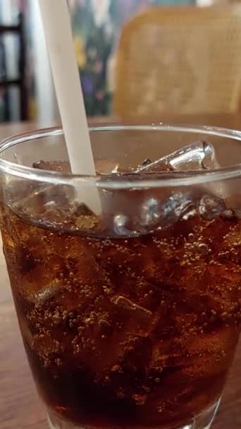 Cola Servido Sobre Gelo Restaurante Bancoc — Vídeo de Stock
