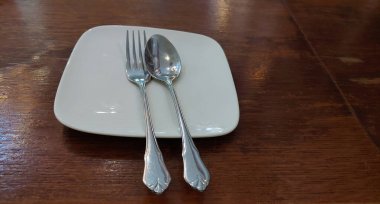 Bangkok 'taki Masa Ayarlama, Çatal, Kaşık ve Tabak Düzenleme, Restoran.