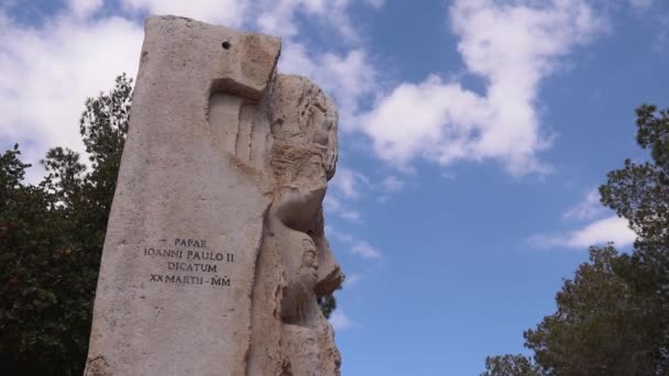 Monument Commemorating Pope John Paul Visit Mount Nebo Jordan — Vídeo de Stock