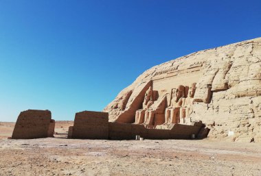 Ebu Simbel, Mısır 'da Ramses II' nin heykeli.
