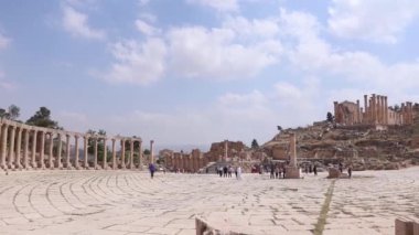 Jerash Oval Plazası, Ürdün 'ün En Büyük ve En Büyüleyici Roma Sitesi