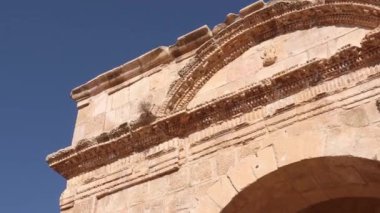 Ürdün 'ün En Büyük ve Büyüleyici Roma Sitesi olan Jerash Antik Kentinde Hadrian Kemeri